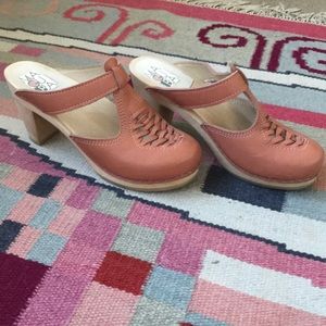 Maguba Swedish pink tan clogs 38